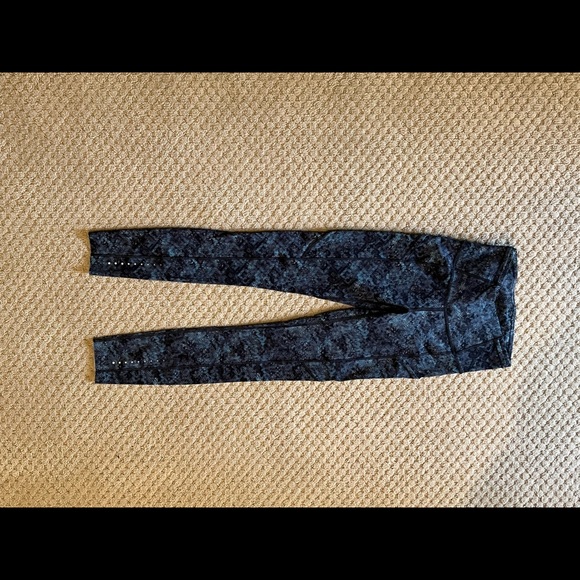 lululemon legging size 2 - Picture 2 of 2
